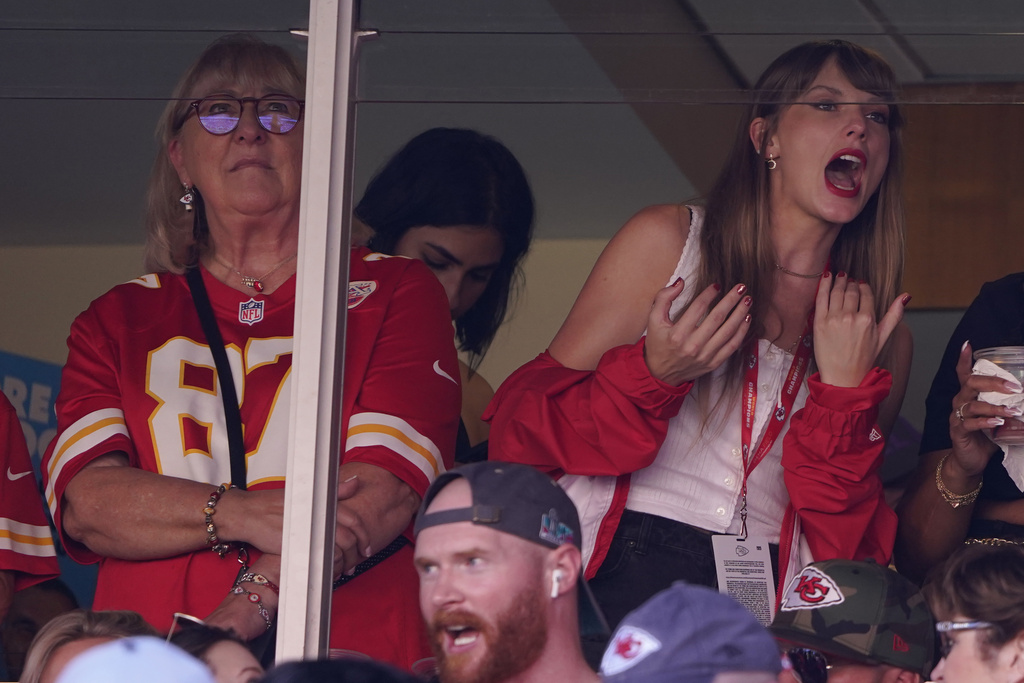 Taylor Swift is a Fan of Travis Kelce and Suddenly, so is Everyone Else