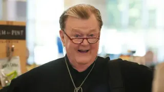 'The Comeback' Season 3 to Pay Tribute to Late Actor Robert Michael Morris with Special Dedication